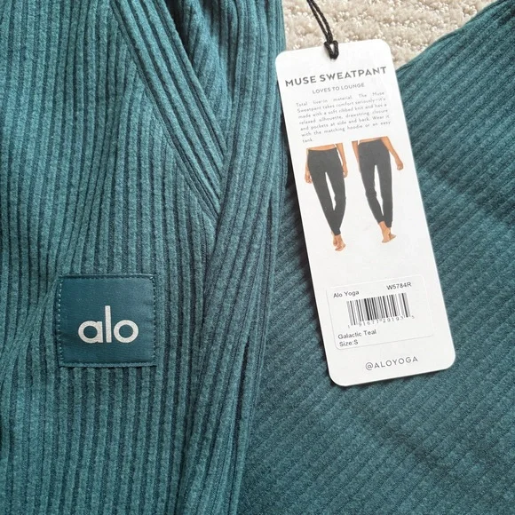NWT ALO Yoga Muse Sweatpant Galactic Teal Green | size S - Picture 4 of 7